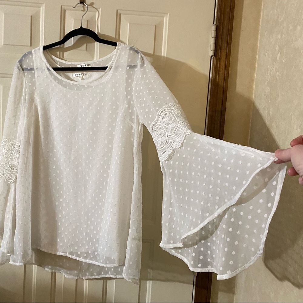 3/$18 Truly 4 You White Sheer Lace Swiss Dot Sleeve Blouse Bell Sleeve Lace Med